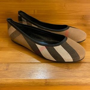 Burberry Girls Ballet Flats Size 34